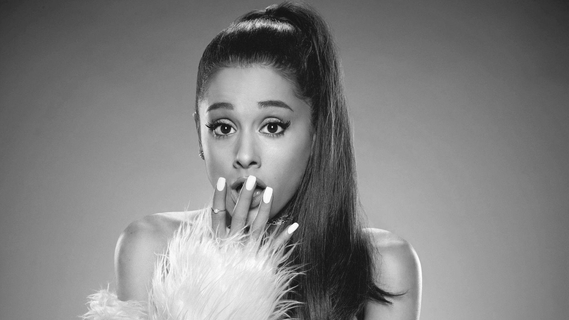 ariana grande laptop Wallpapers