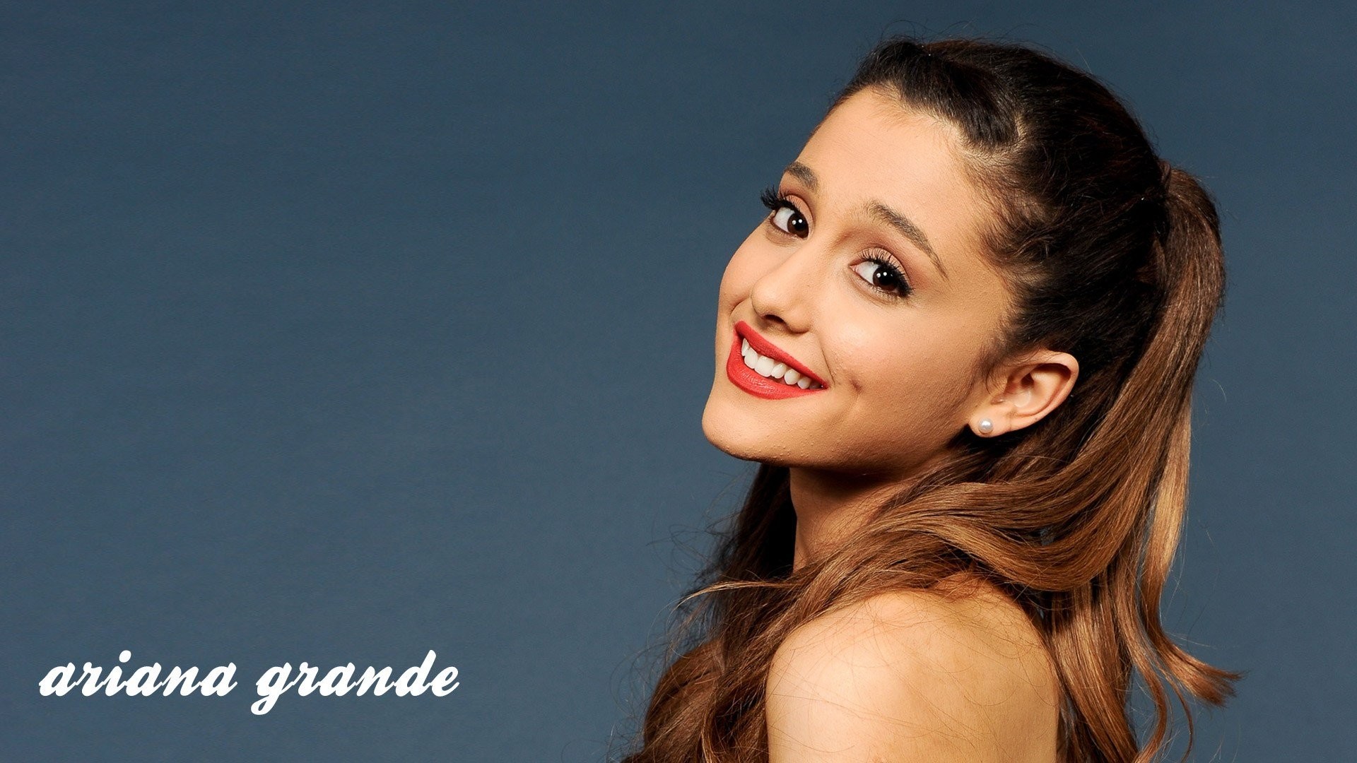 Ariana Grande Portrait 2018 Wallpapers