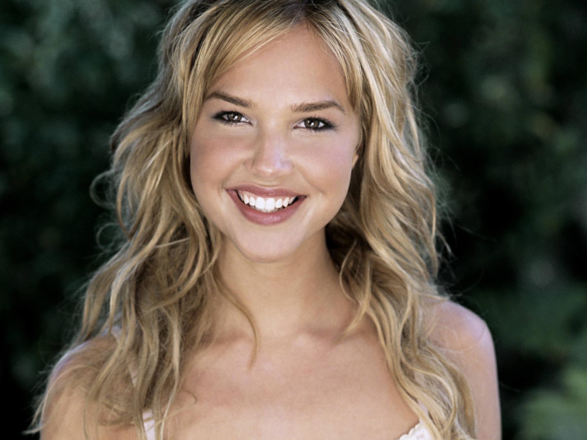 Arielle Kebbel 2018 Wallpapers