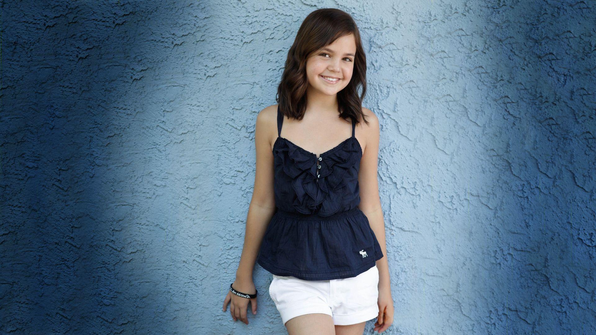 Bailee Madison Actress Beautiful Wallpapers