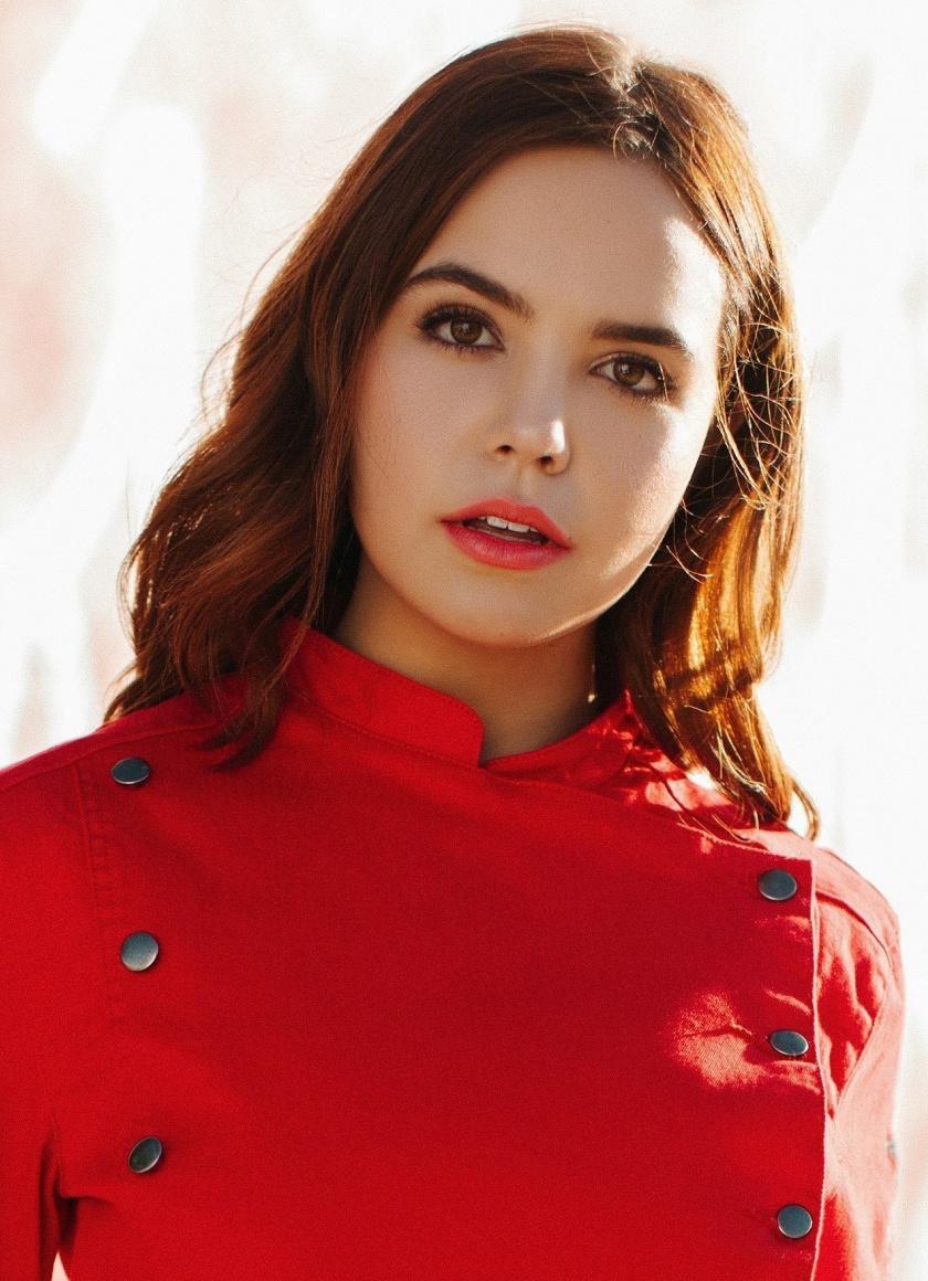 Bailee Madison Miami Living Magazine Wallpapers