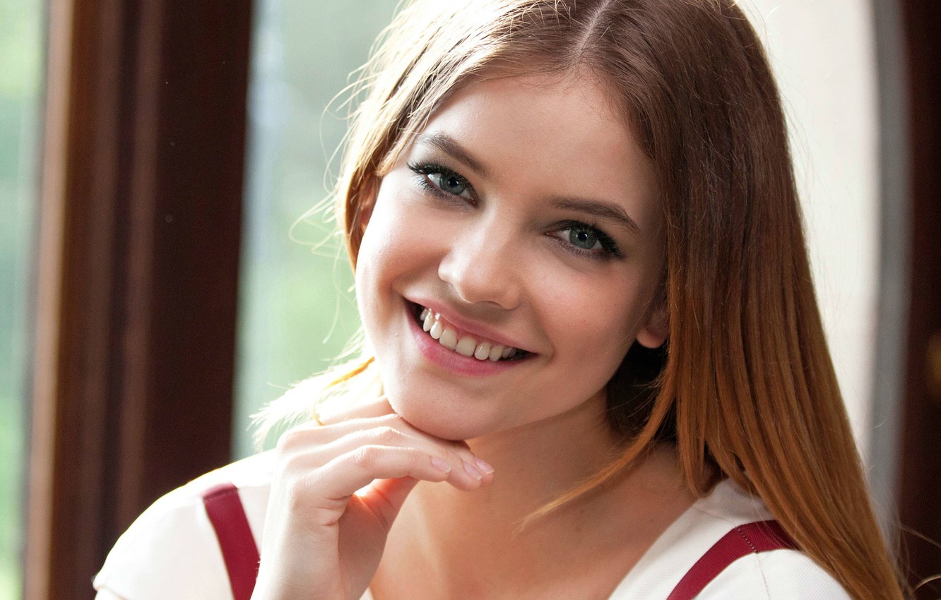 Barbara Palvin Cute Smile Wallpapers