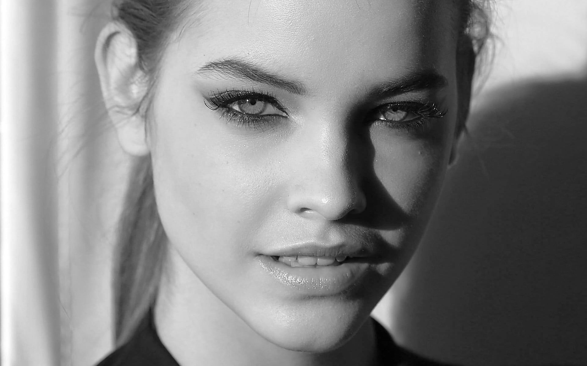 Barbara Palvin Monochrome Wallpapers