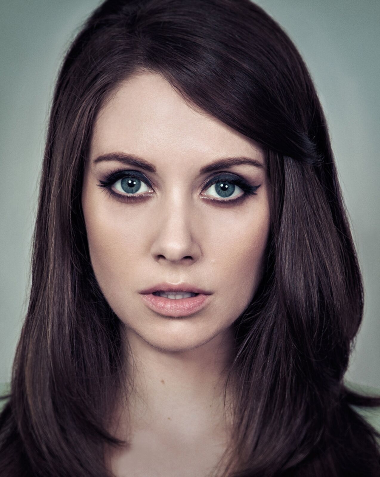 Beautiful Alison Brie Eyes Wallpapers