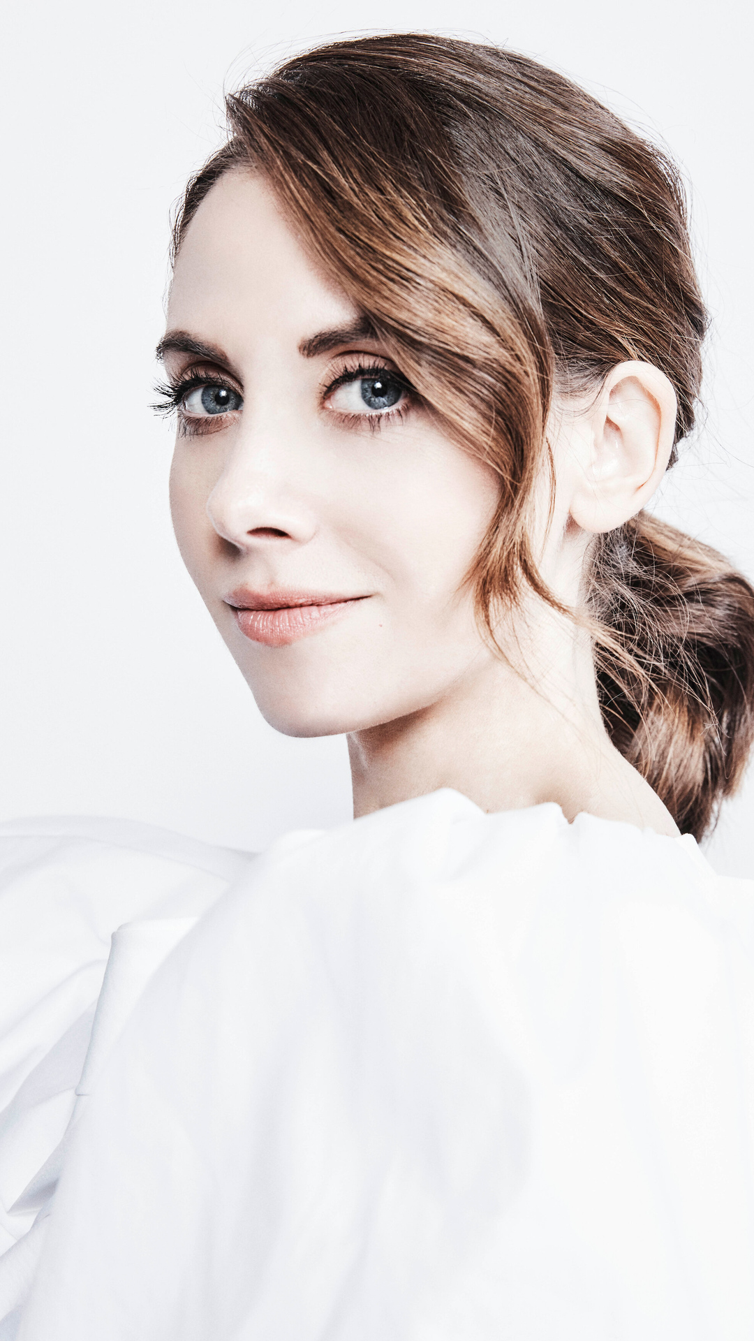 Beautiful Alison Brie Eyes Wallpapers