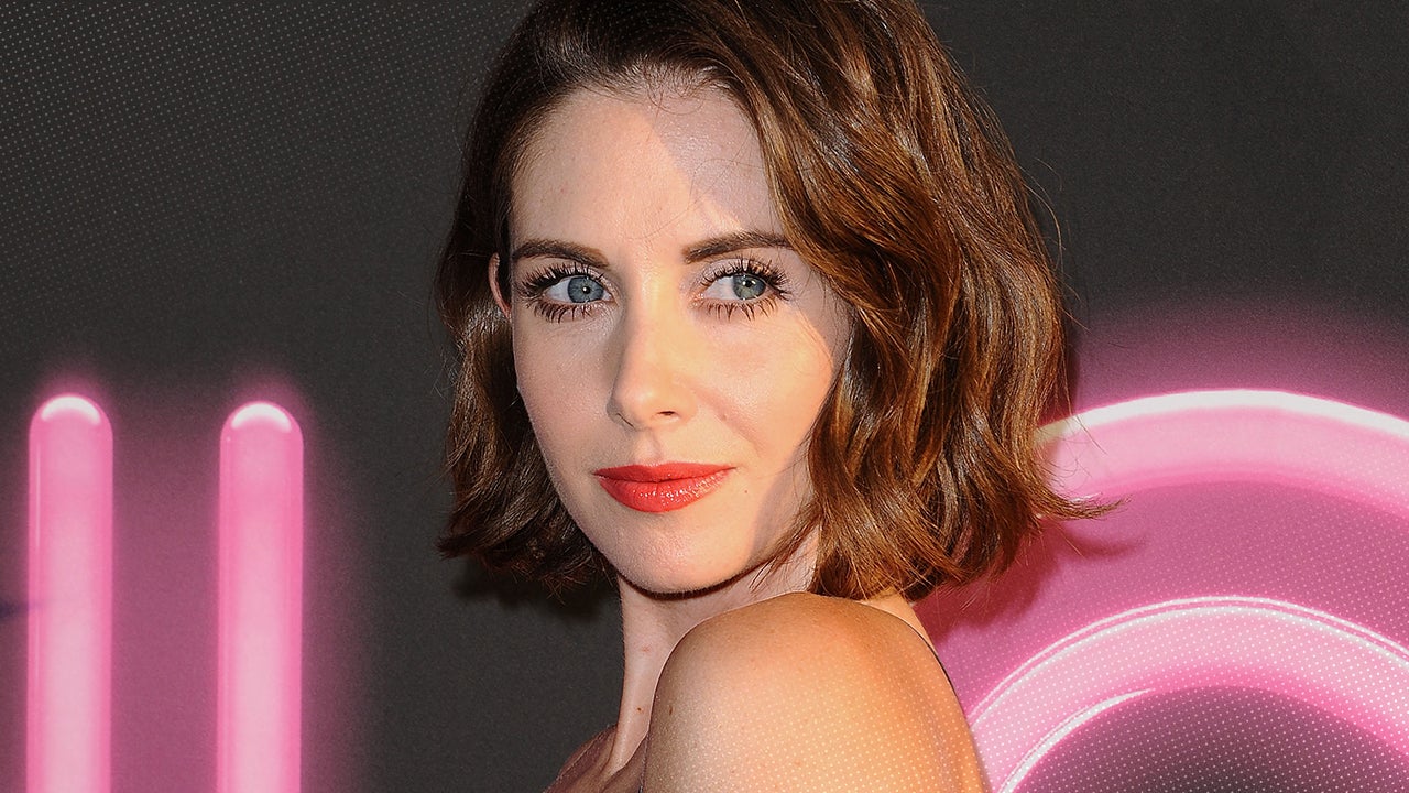 Beautiful Alison Brie Eyes Wallpapers