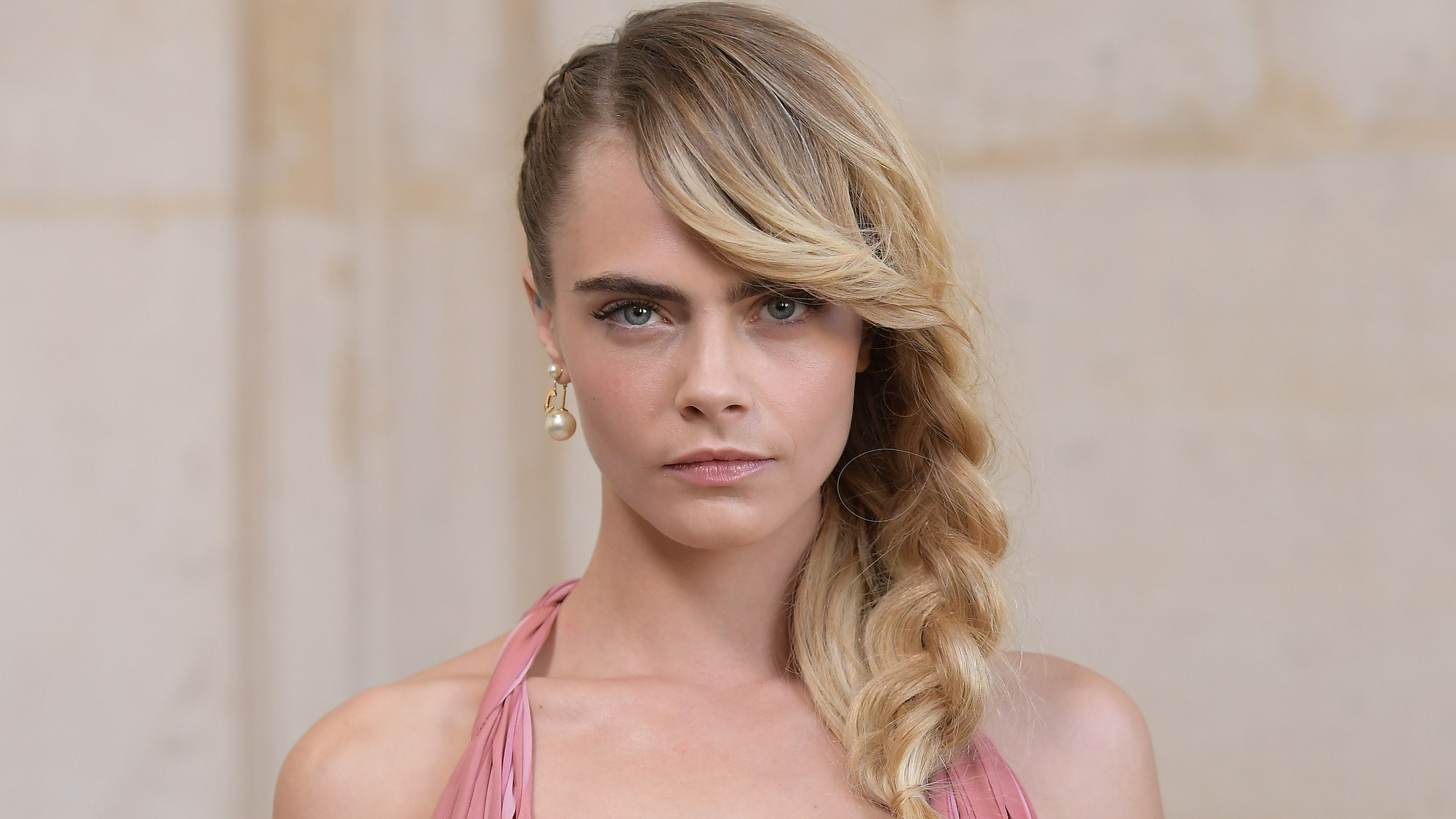 Beautiful Cara Delevingne 2017 Wallpapers