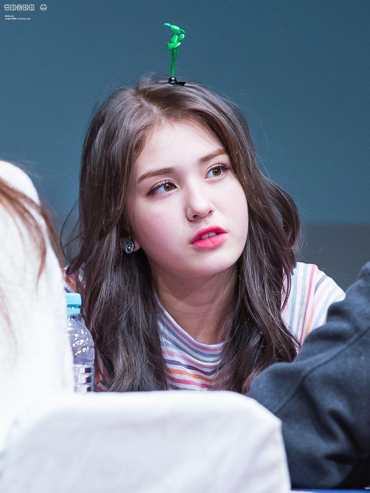 Beautiful Jeon Somi K-Pop 2020 Wallpapers