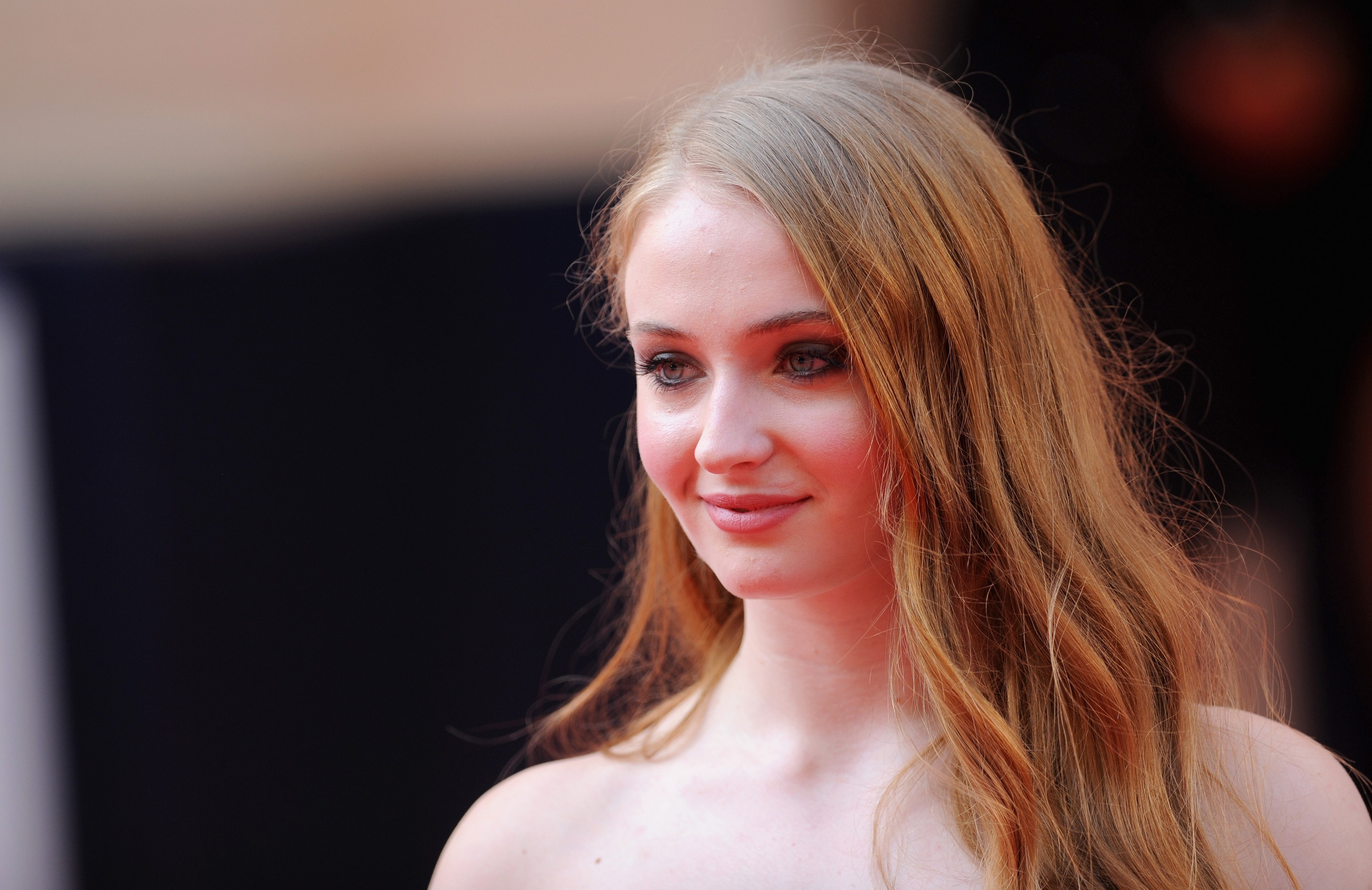 Beautiful Sophie Turner Wallpapers