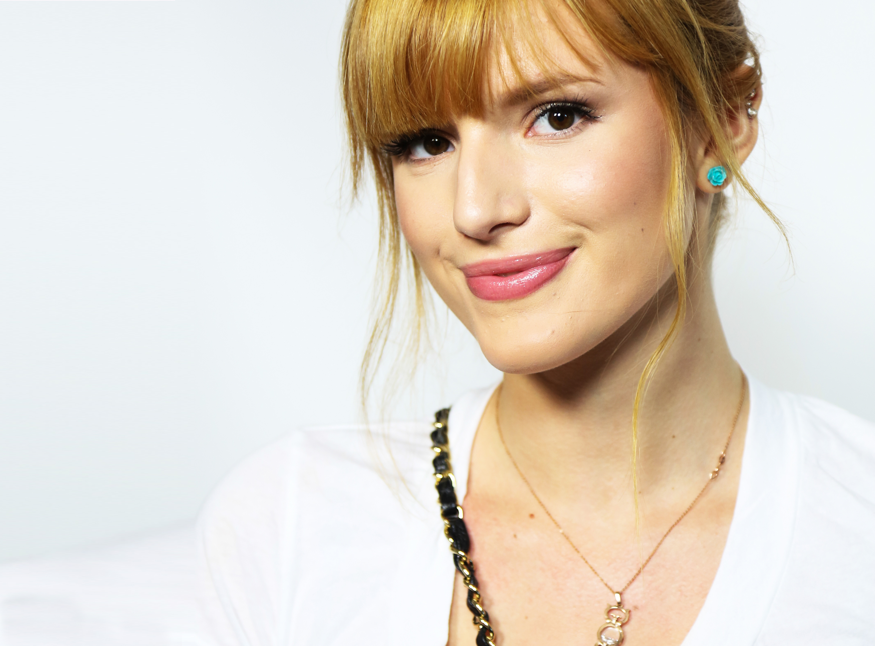 Bella Thorne American Wallpapers