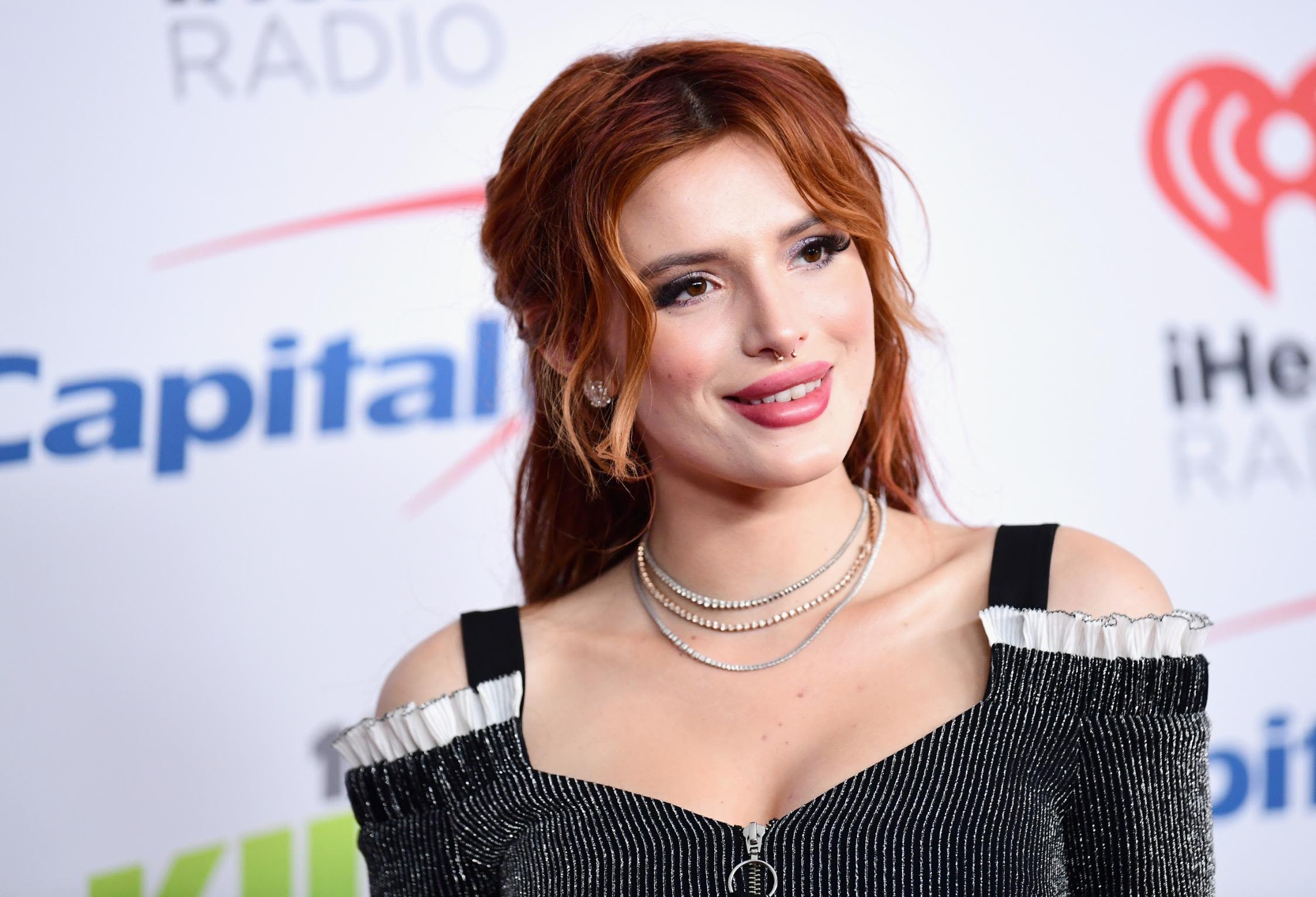 Bella Thorne cute Outfits Wallpapers