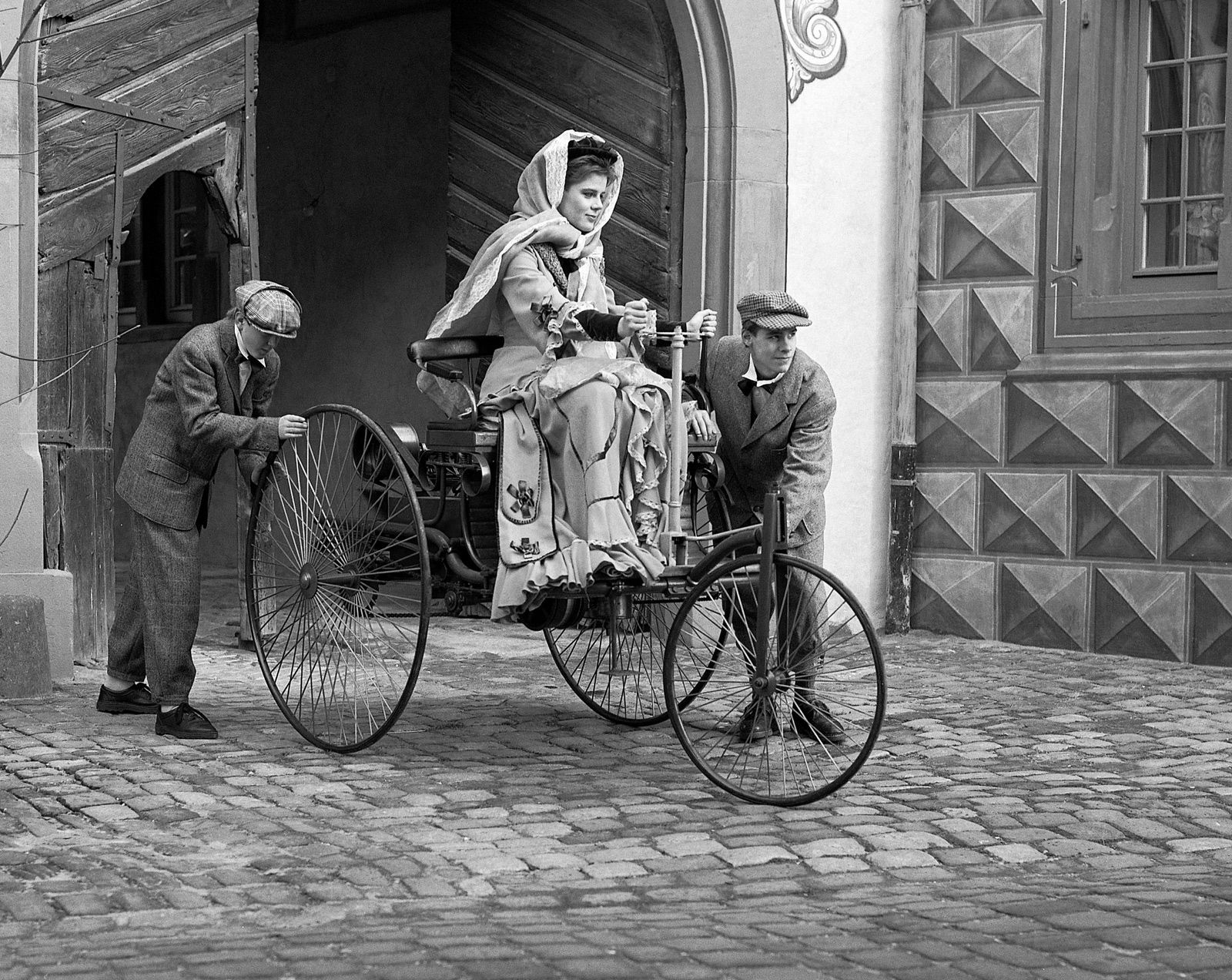 Bertha Benz Wallpapers