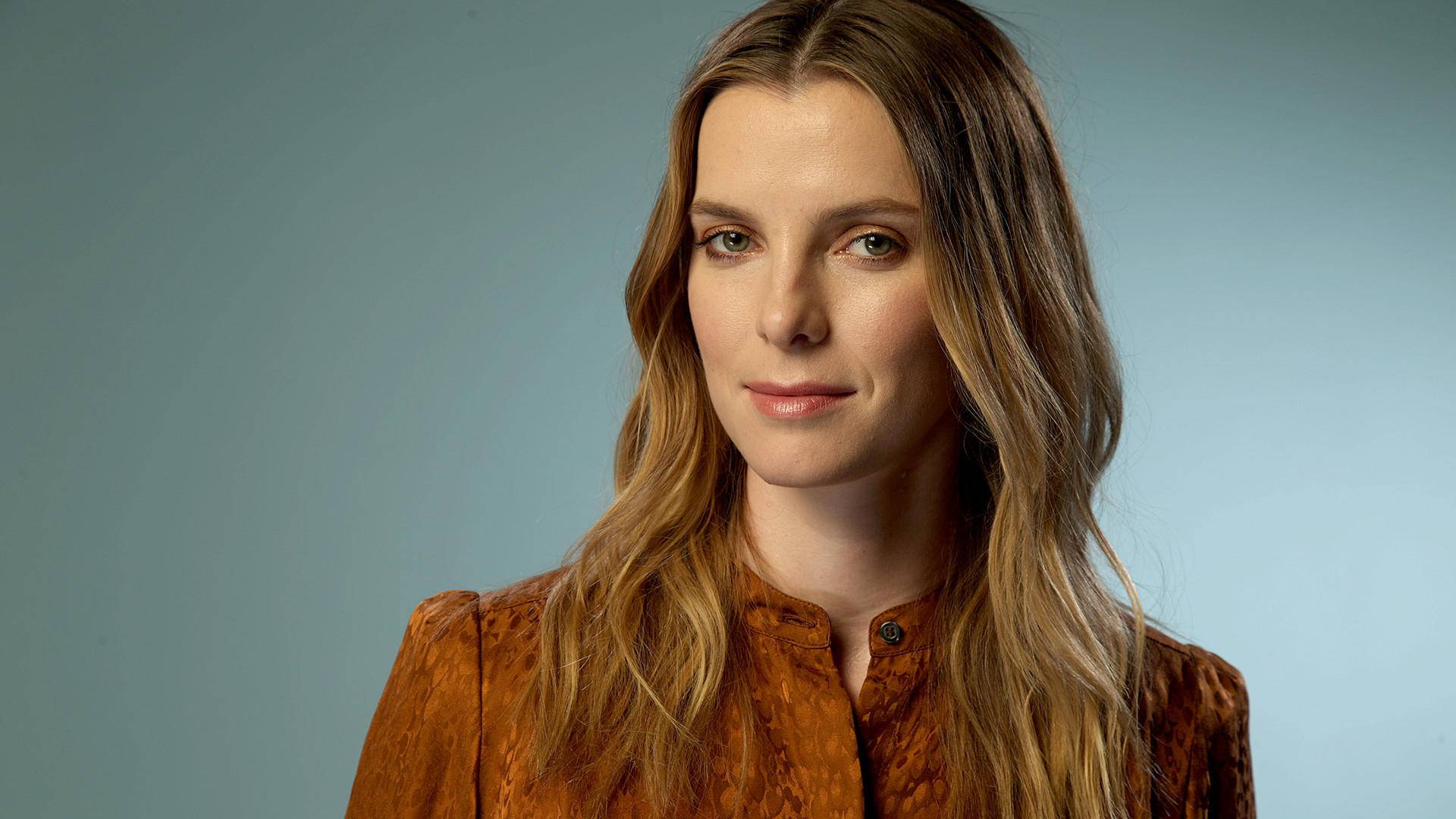 Betty Gilpin Beautiful Portrait Wallpapers