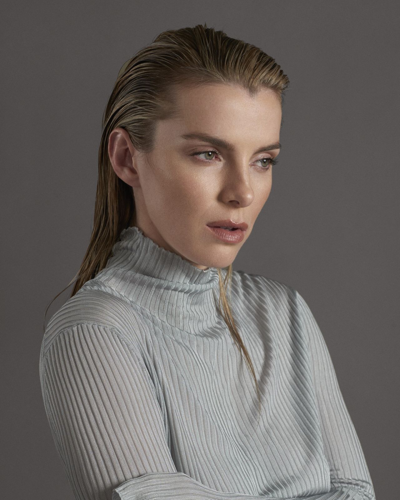 Betty Gilpin Beautiful Portrait Wallpapers