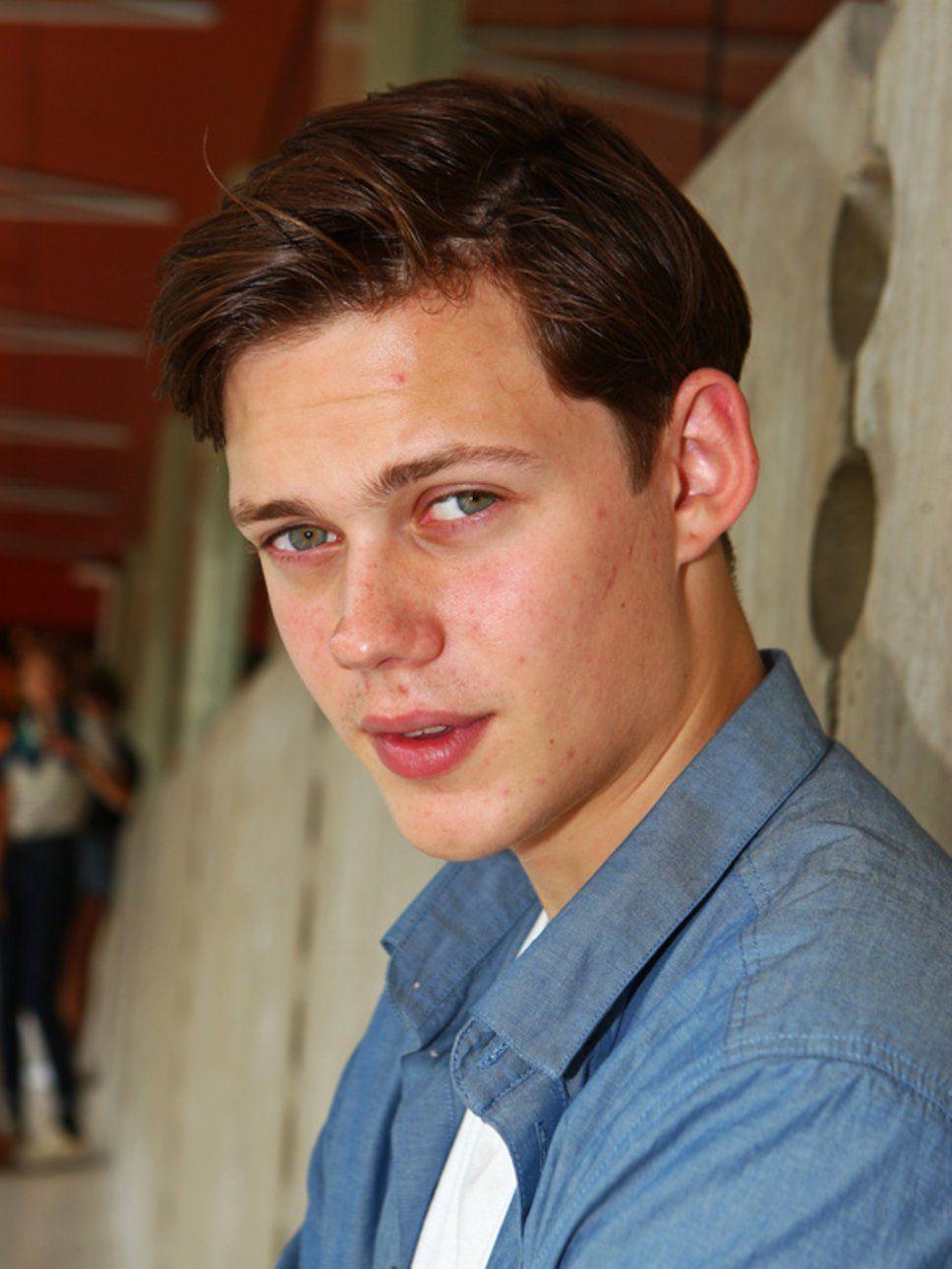 Bill SkarsgГҐrd Wallpapers