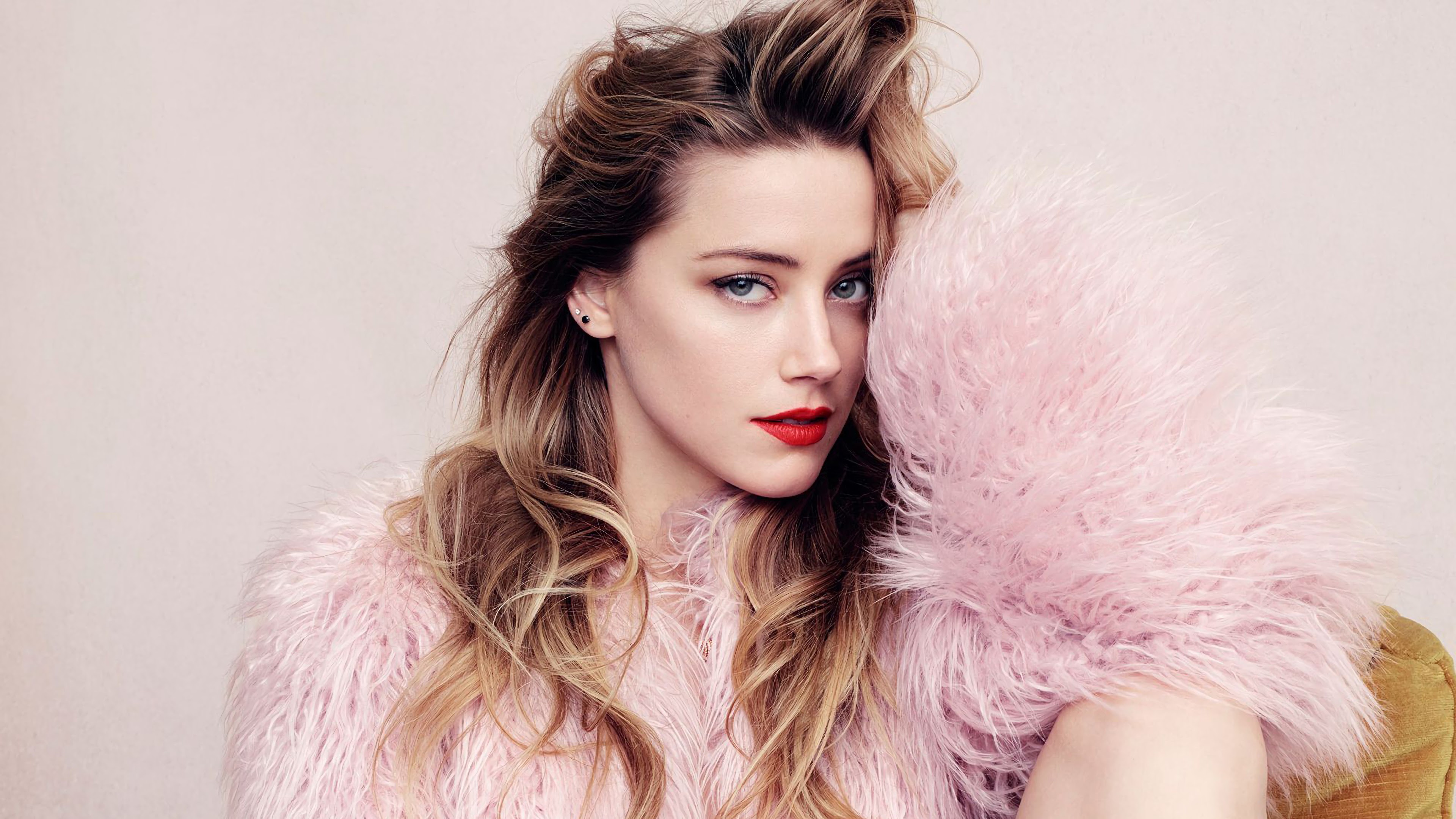 Blonde Amber Heard Wallpapers