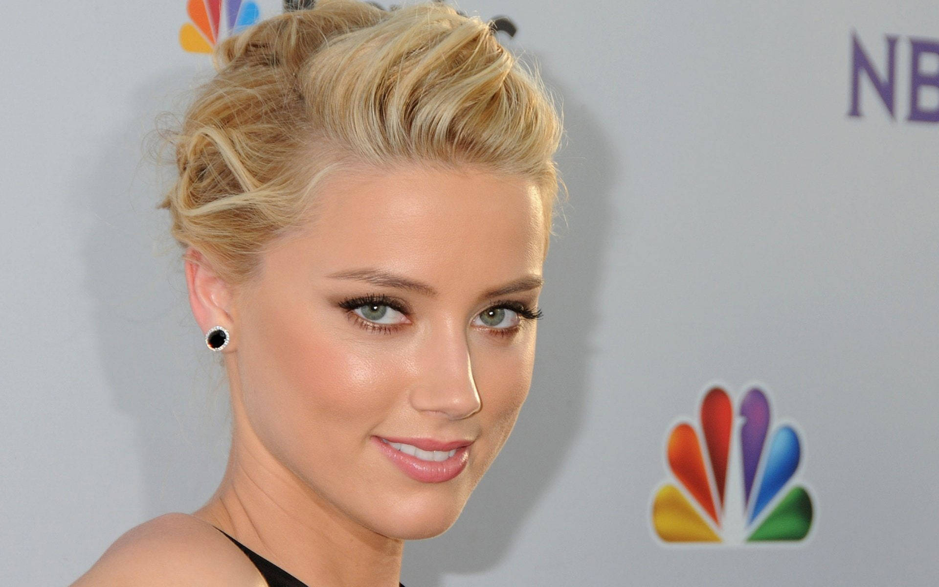 Blonde Amber Heard Blue Eyes Wallpapers