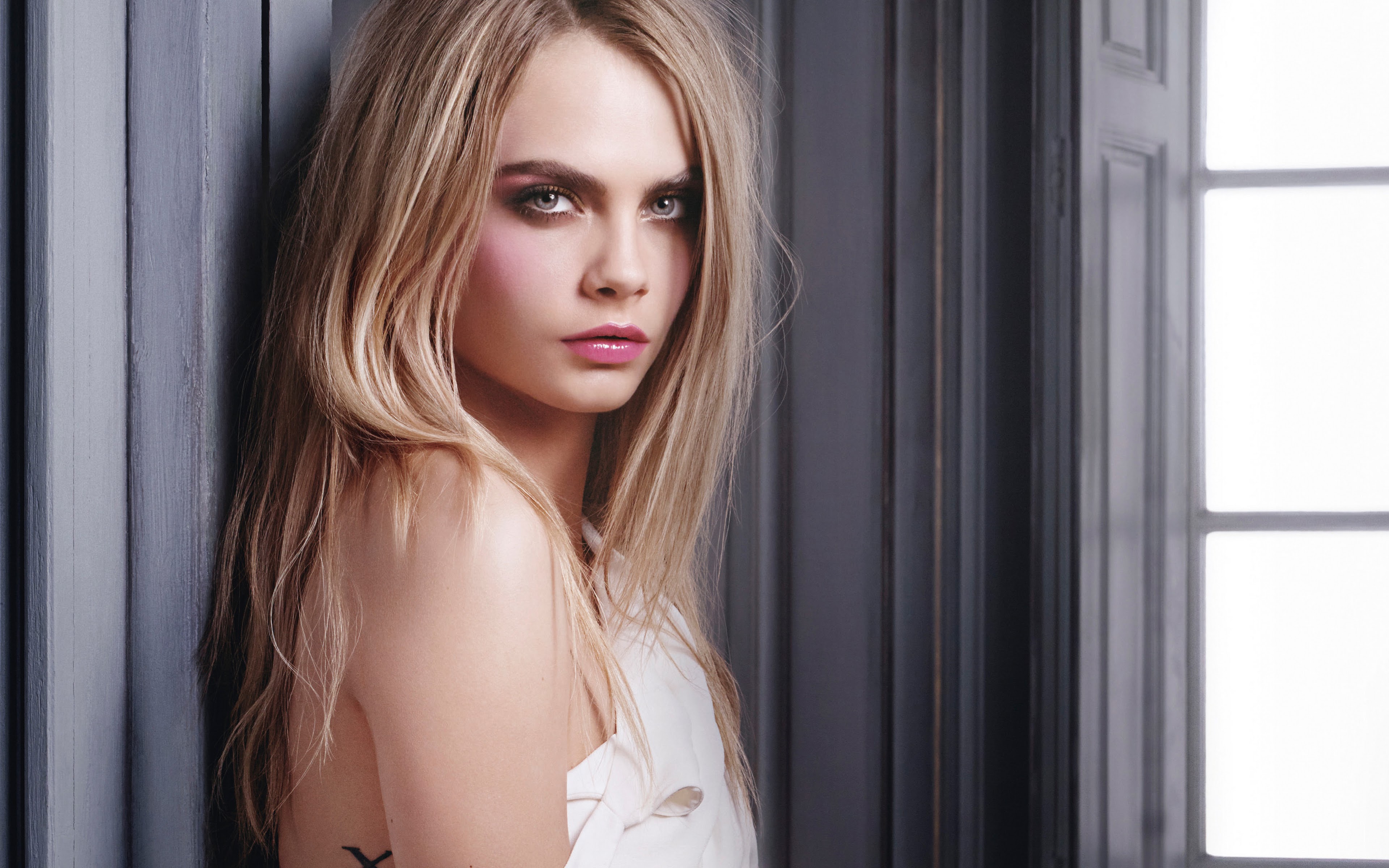 Blonde Cara Delevingne Wallpapers