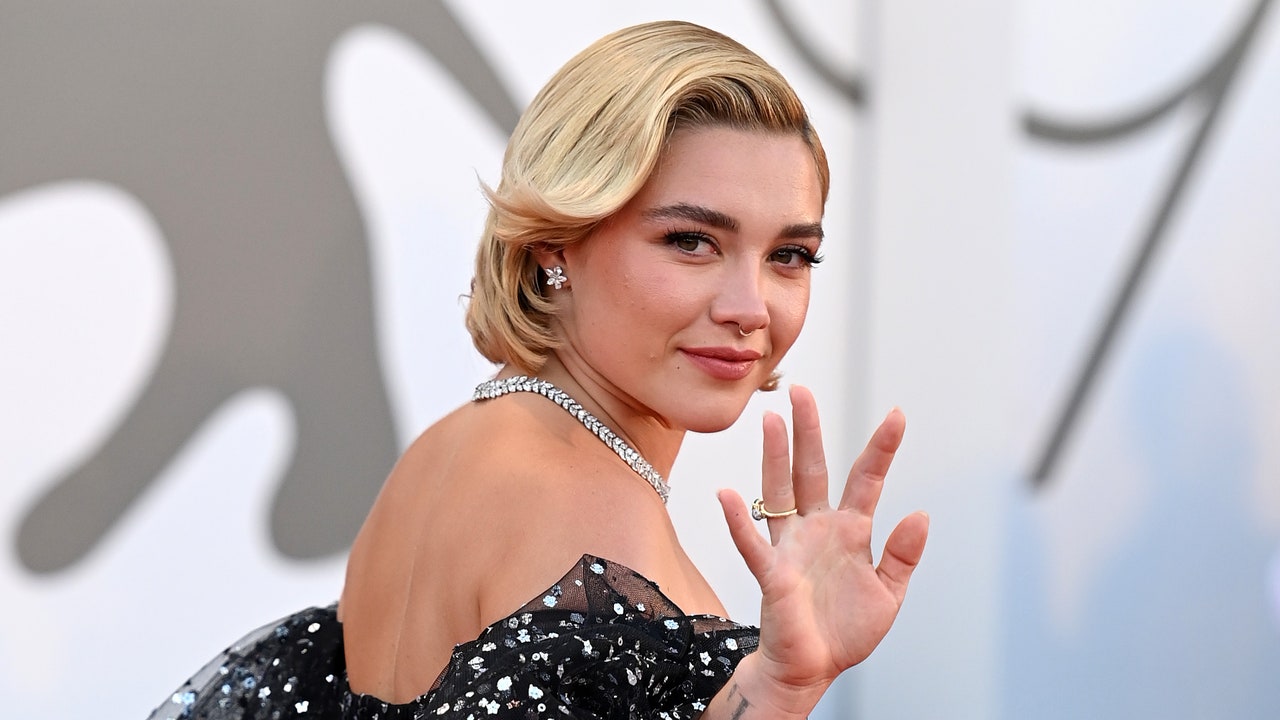 Blonde Florence Pugh 2019 Wallpapers