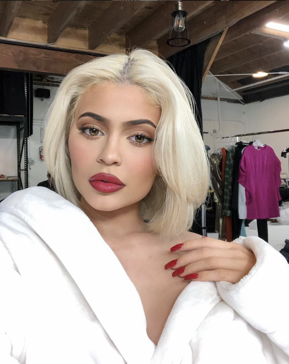 Blonde Kylie Jenner 2018 Wallpapers