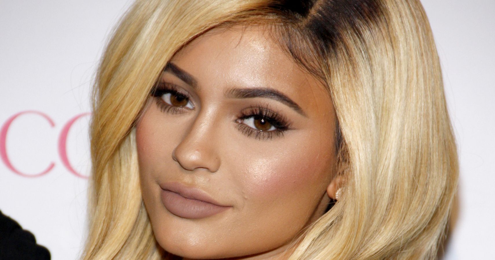 Blonde Kylie Jenner 2018 Wallpapers