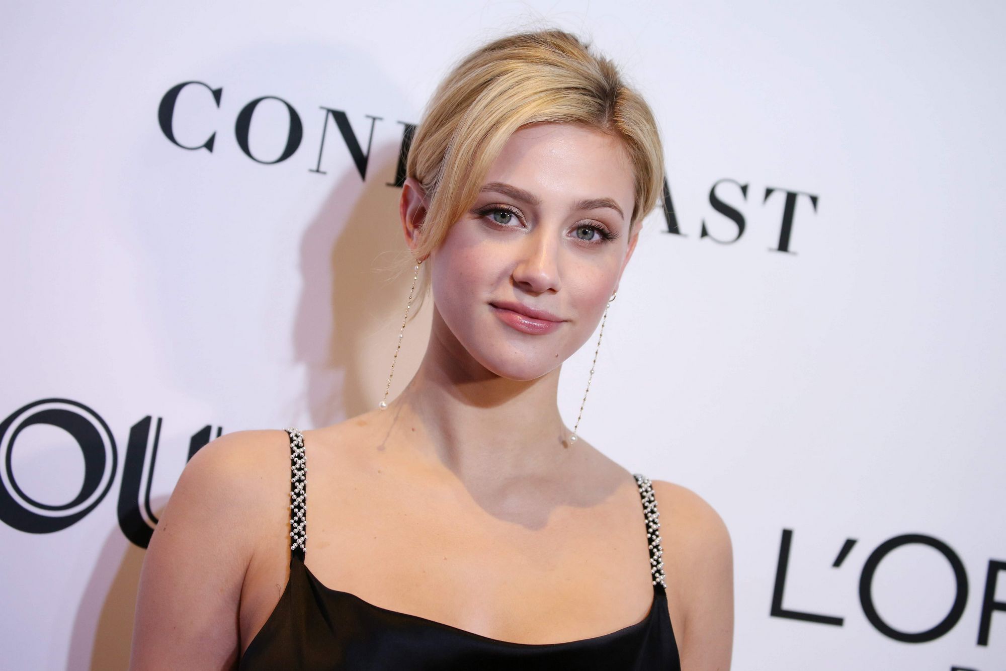 Blonde Lili Reinhart Wallpapers