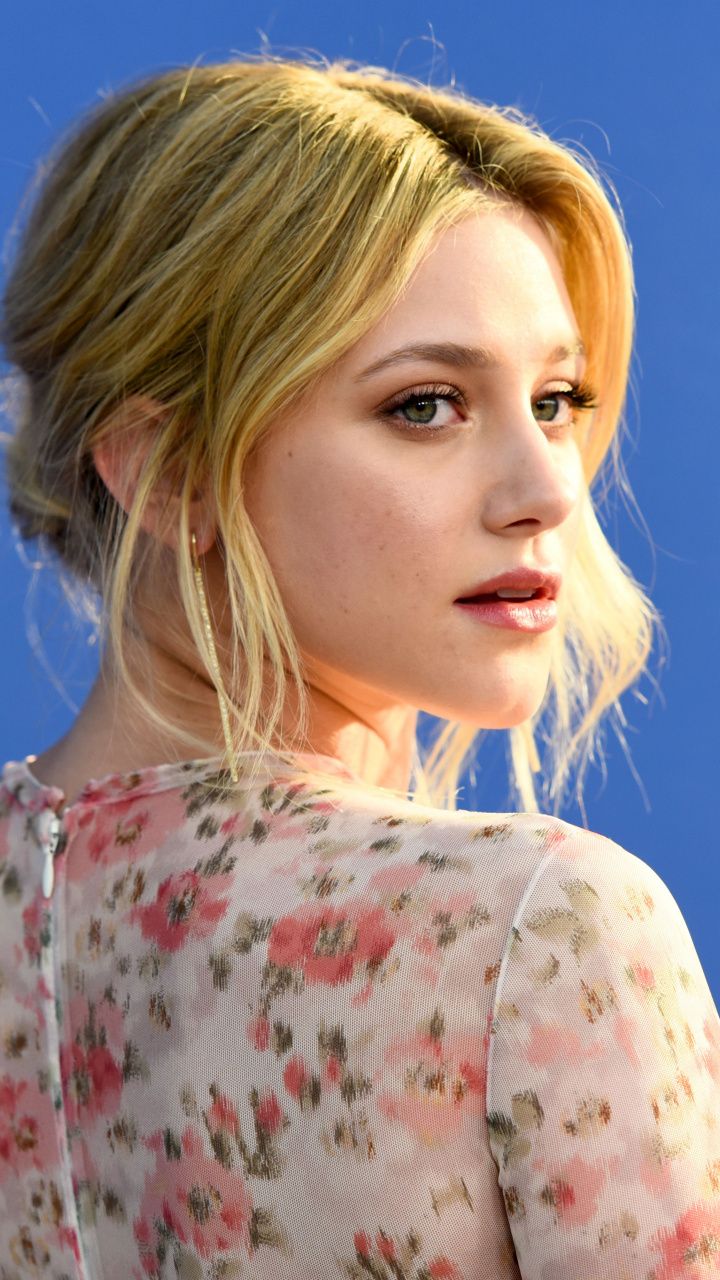 Blonde Lili Reinhart 2019 Wallpapers