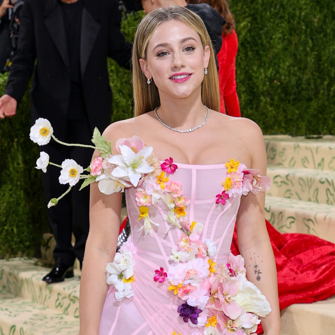 Blonde Lili Reinhart 2019 Wallpapers