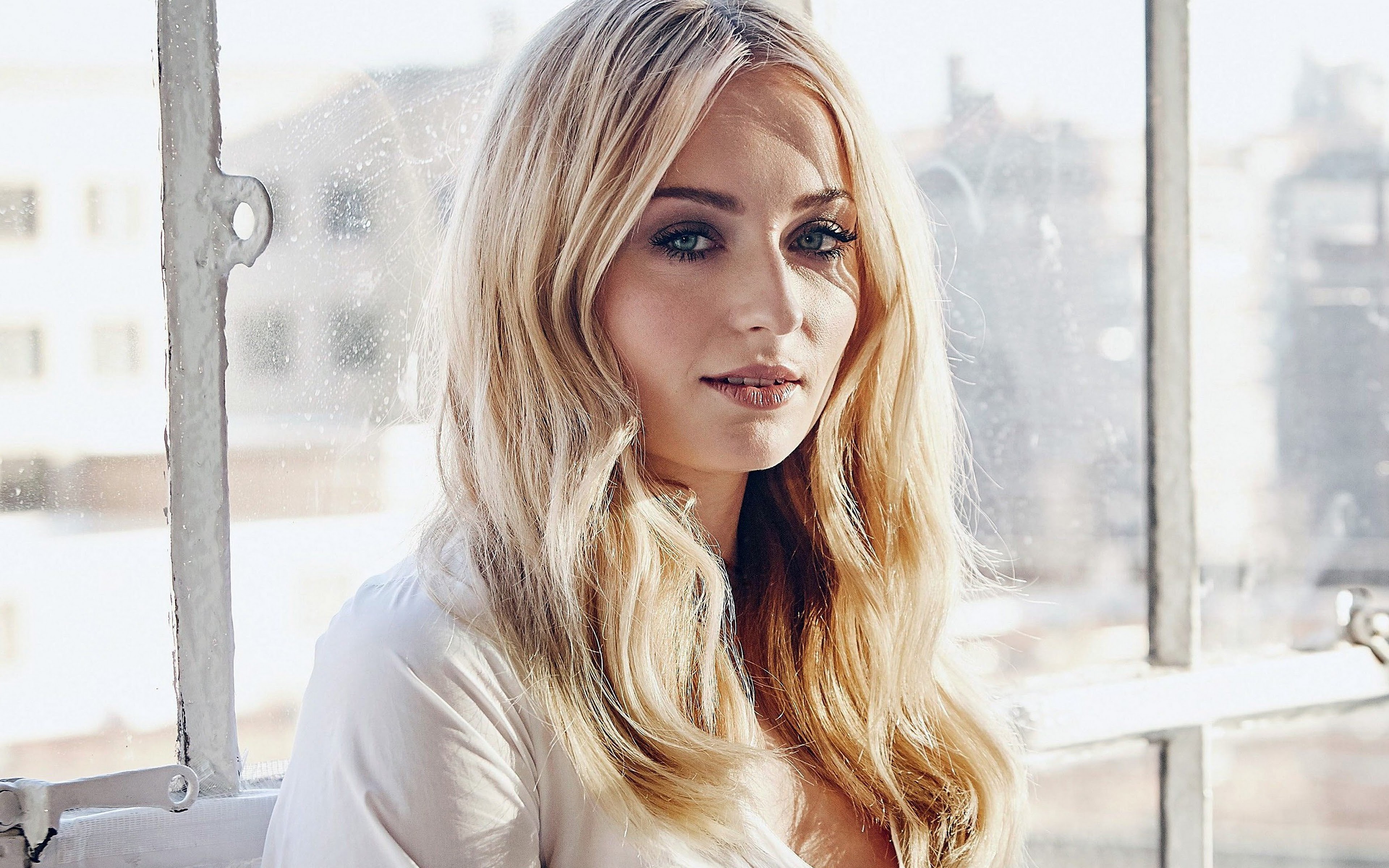 Blonde Sophie Turner Blue Eyes Wallpapers