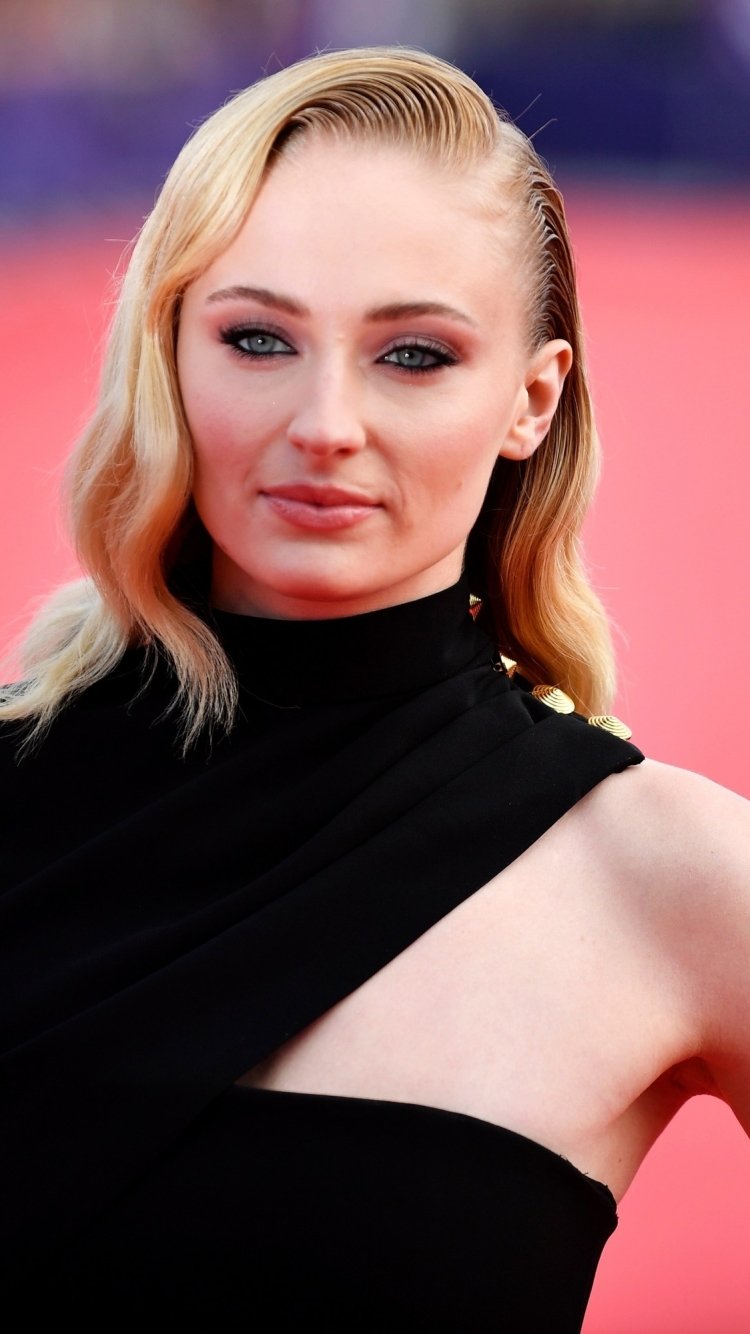 Blonde Sophie Turner Blue Eyes Wallpapers