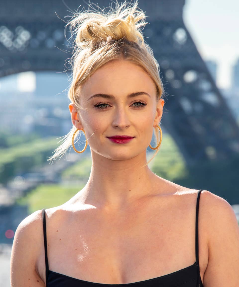 Blonde Sophie Turner Blue Eyes Wallpapers