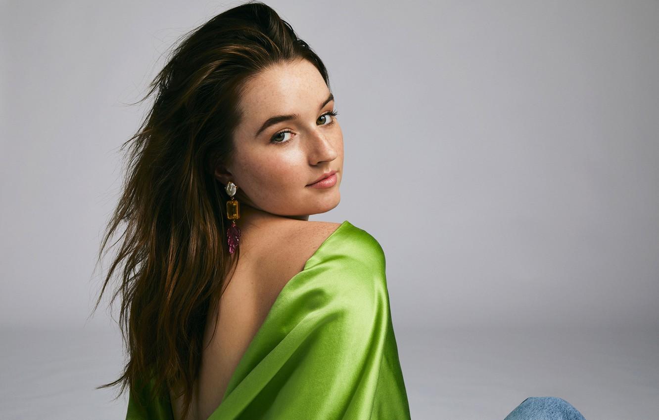 Booksmart Kaitlyn Dever Wallpapers