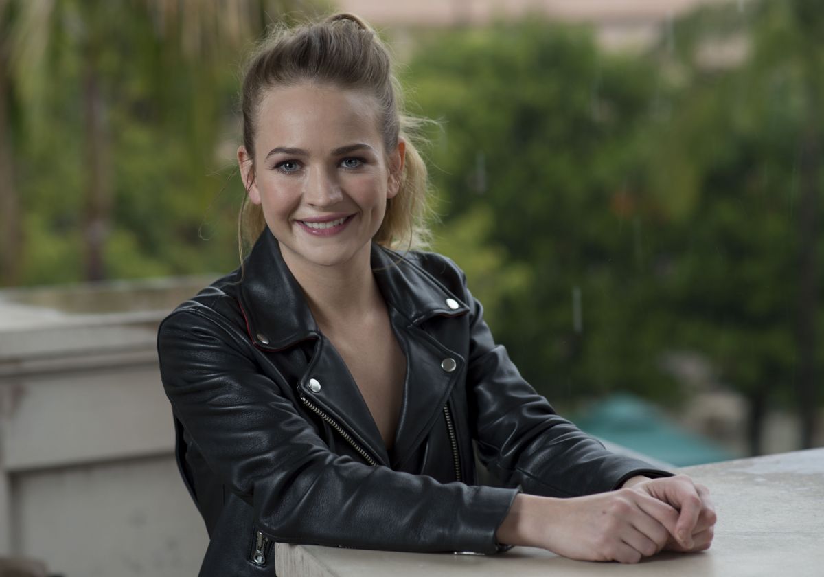 Britt Robertson Wallpapers