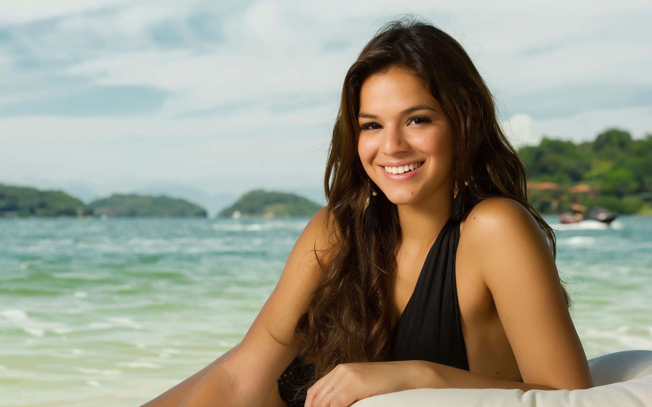 Bruna Marquezine Wallpapers