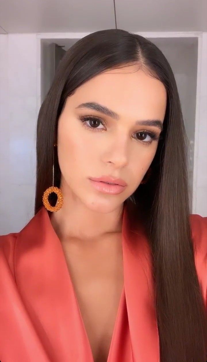 Bruna Marquezine Wallpapers