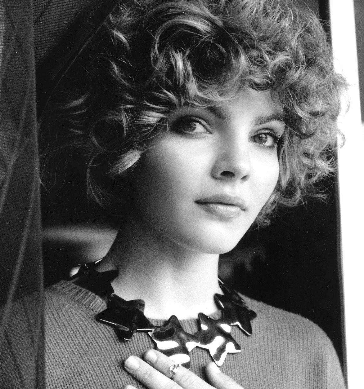 Camren Bicondova Monochrome Wallpapers