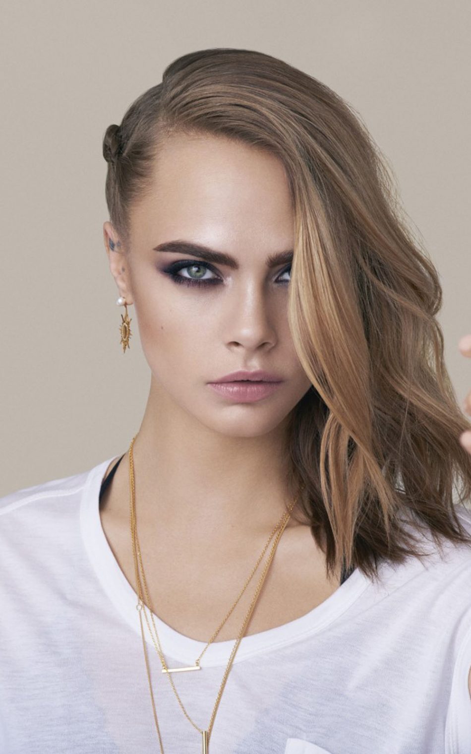 Cara Delevingne Portrait Wallpapers