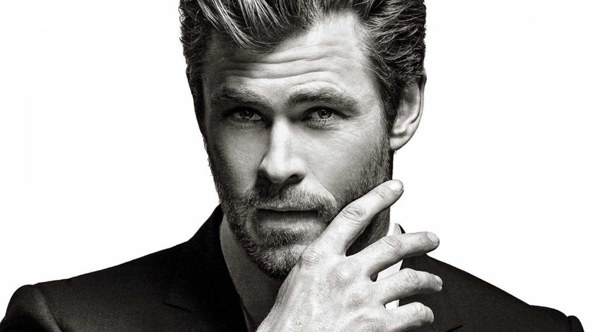 Chris Hemsworth Wallpapers