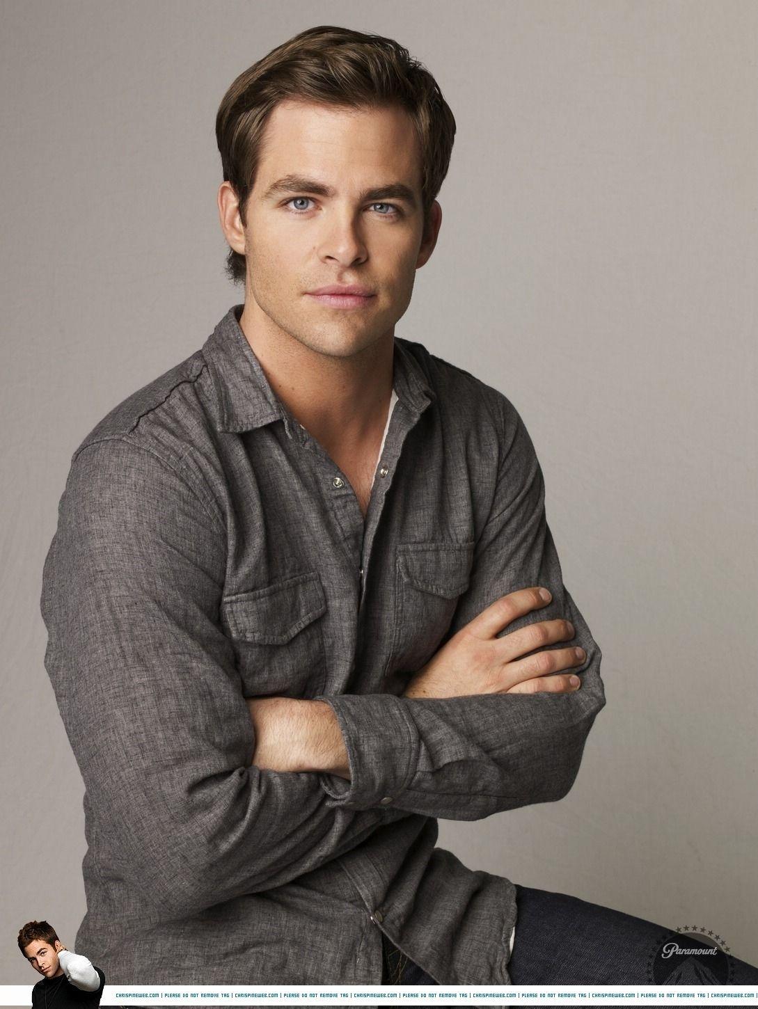 Chris Pine Latest Wallpapers