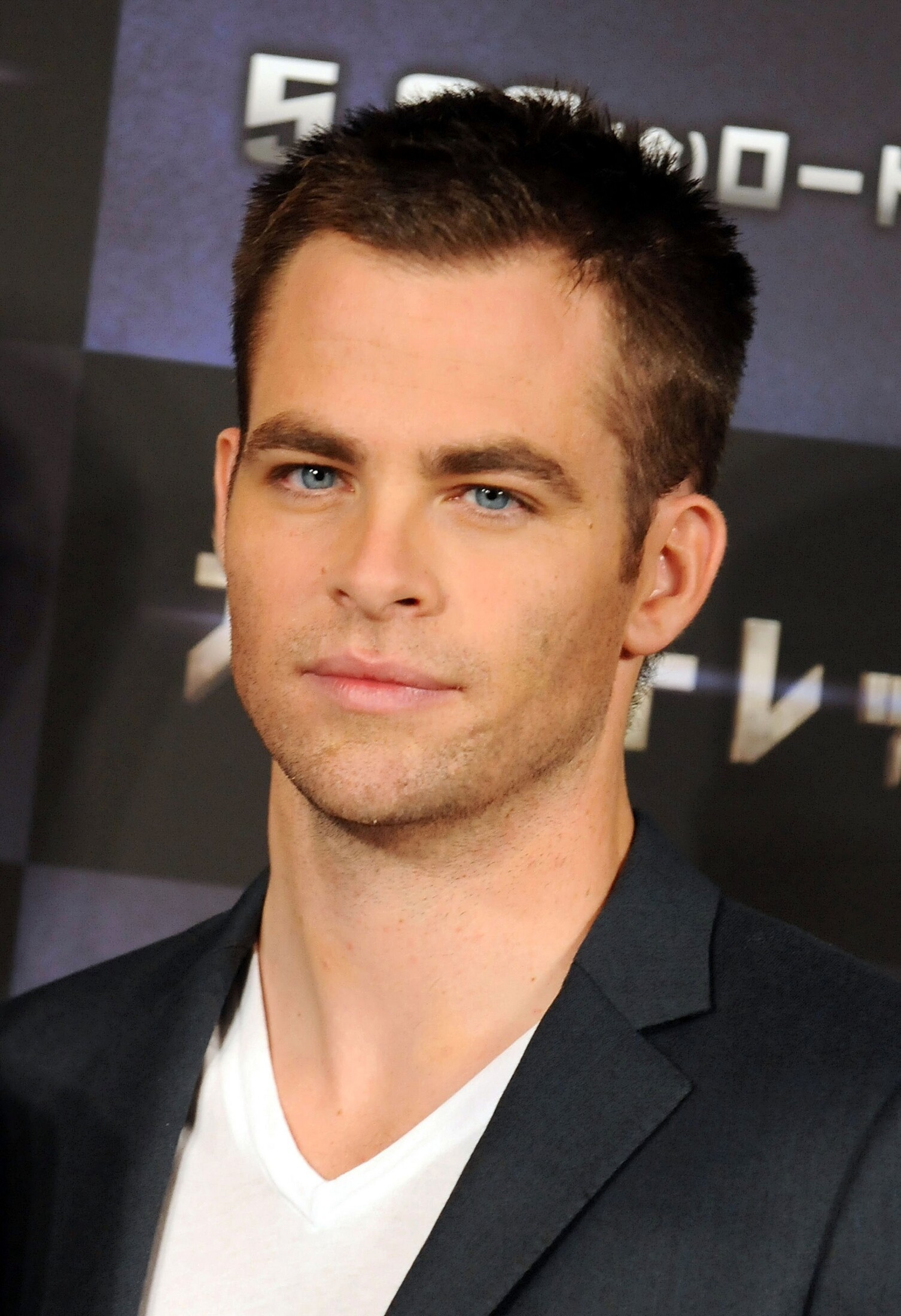 Chris Pine Latest Wallpapers