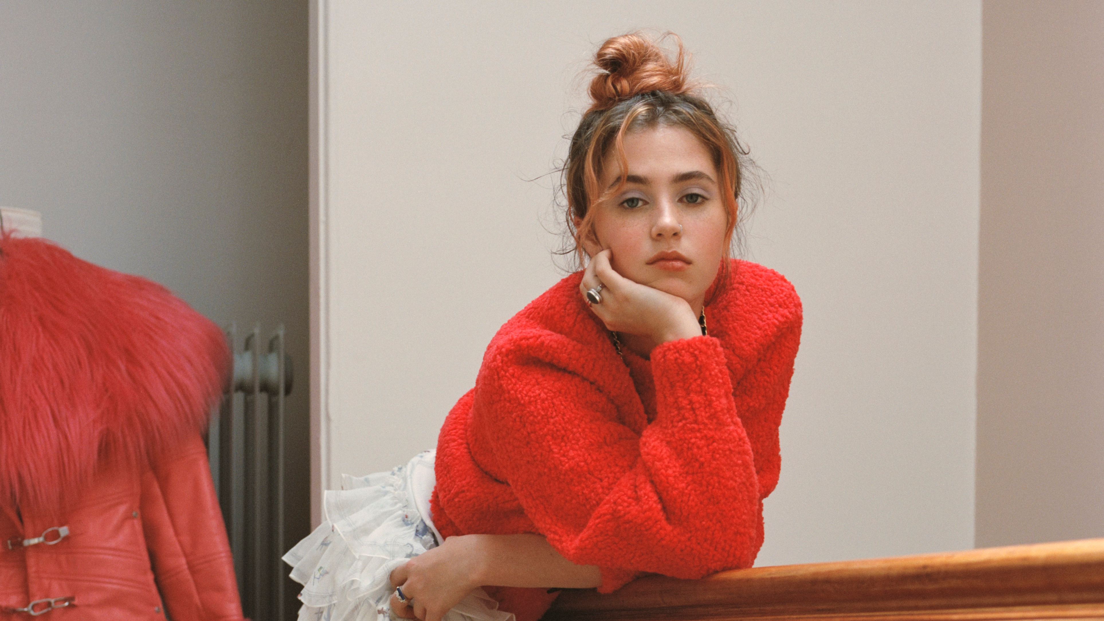 Clairo Singer Wallpapers