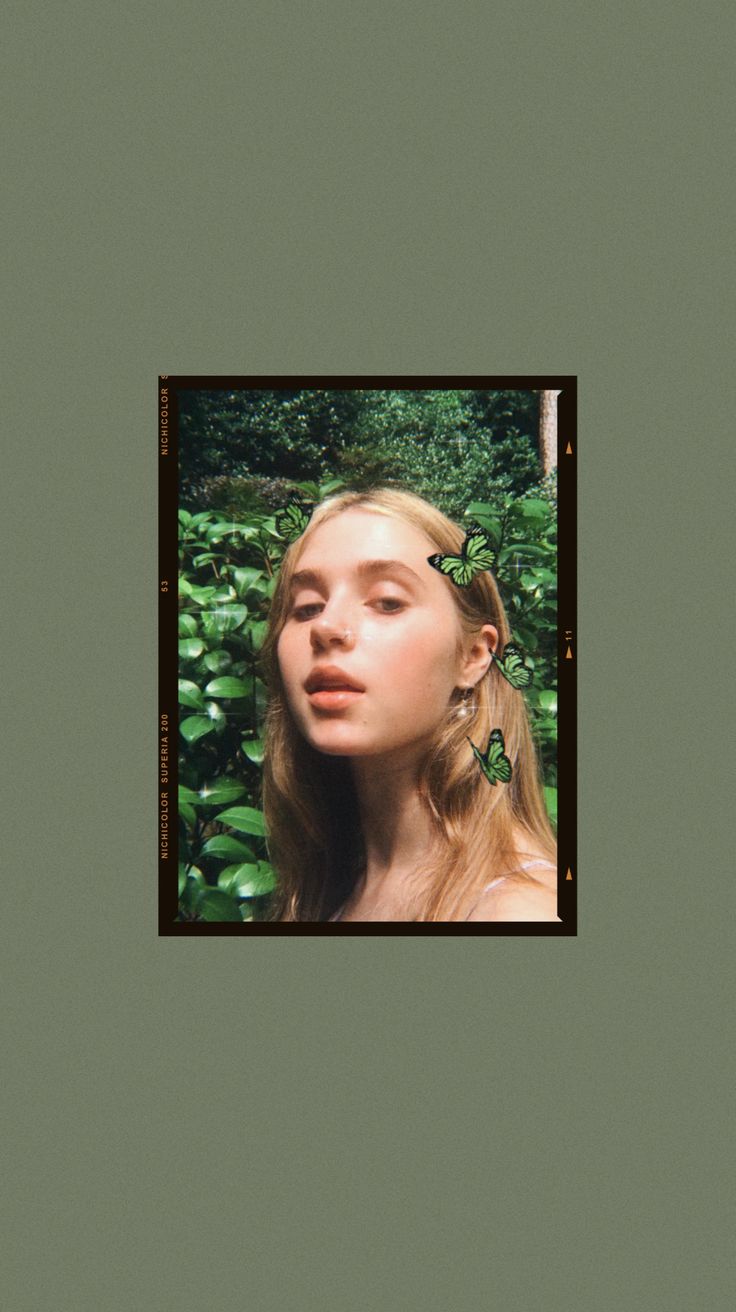 Clairo Singer 2021 Wallpapers