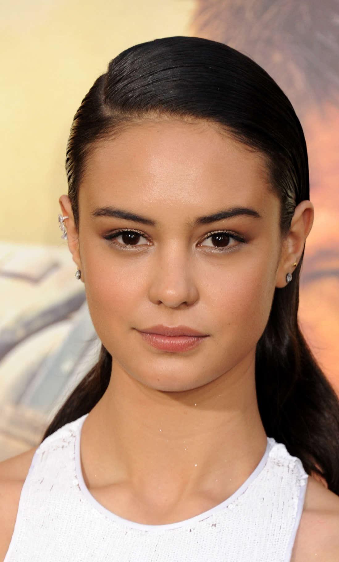 Courtney Eaton Wallpapers