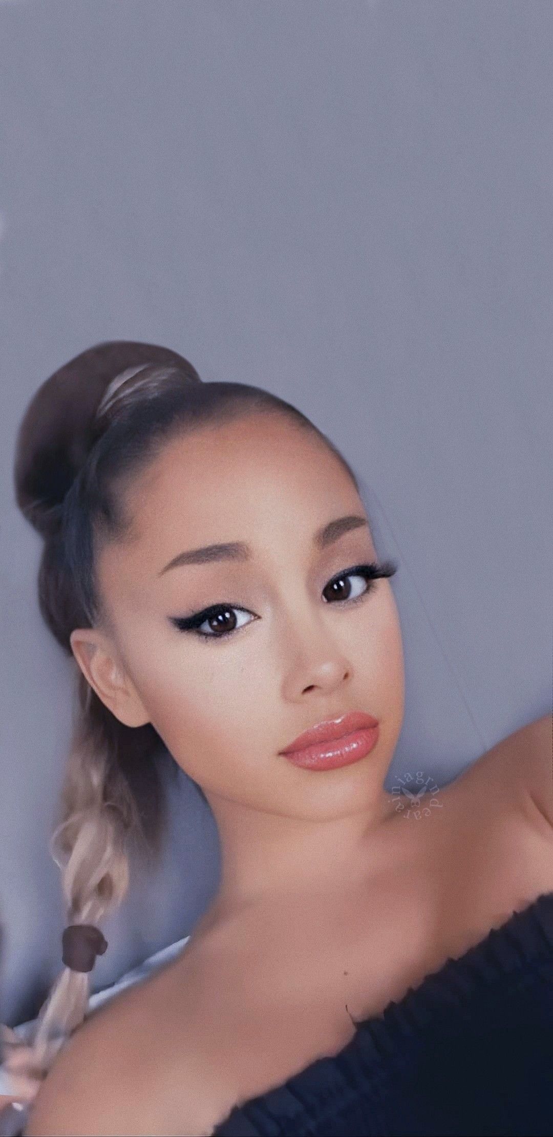 Cute Ariana Grande Wallpapers