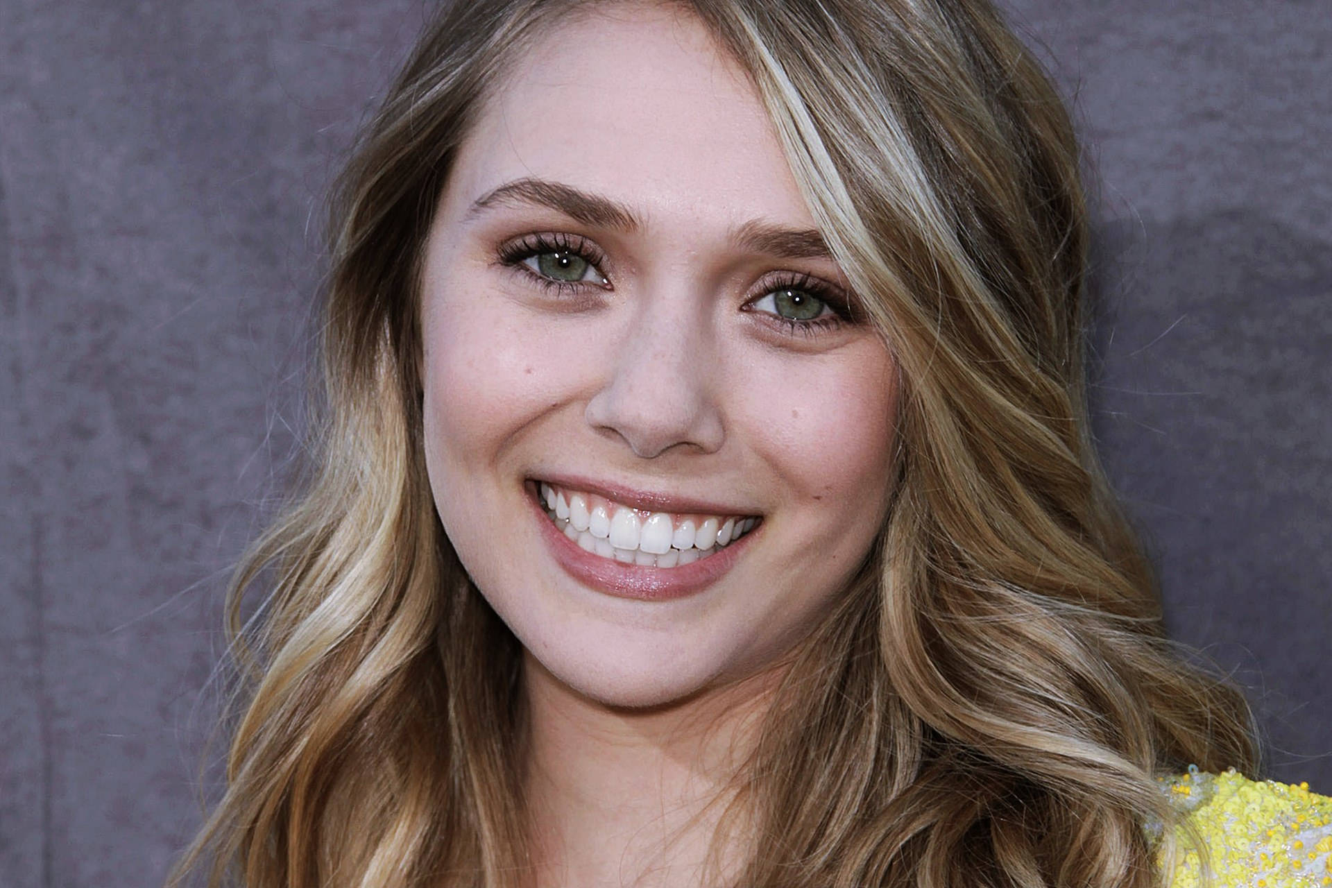 Cute Elizabeth Olsen 2021 Wallpapers