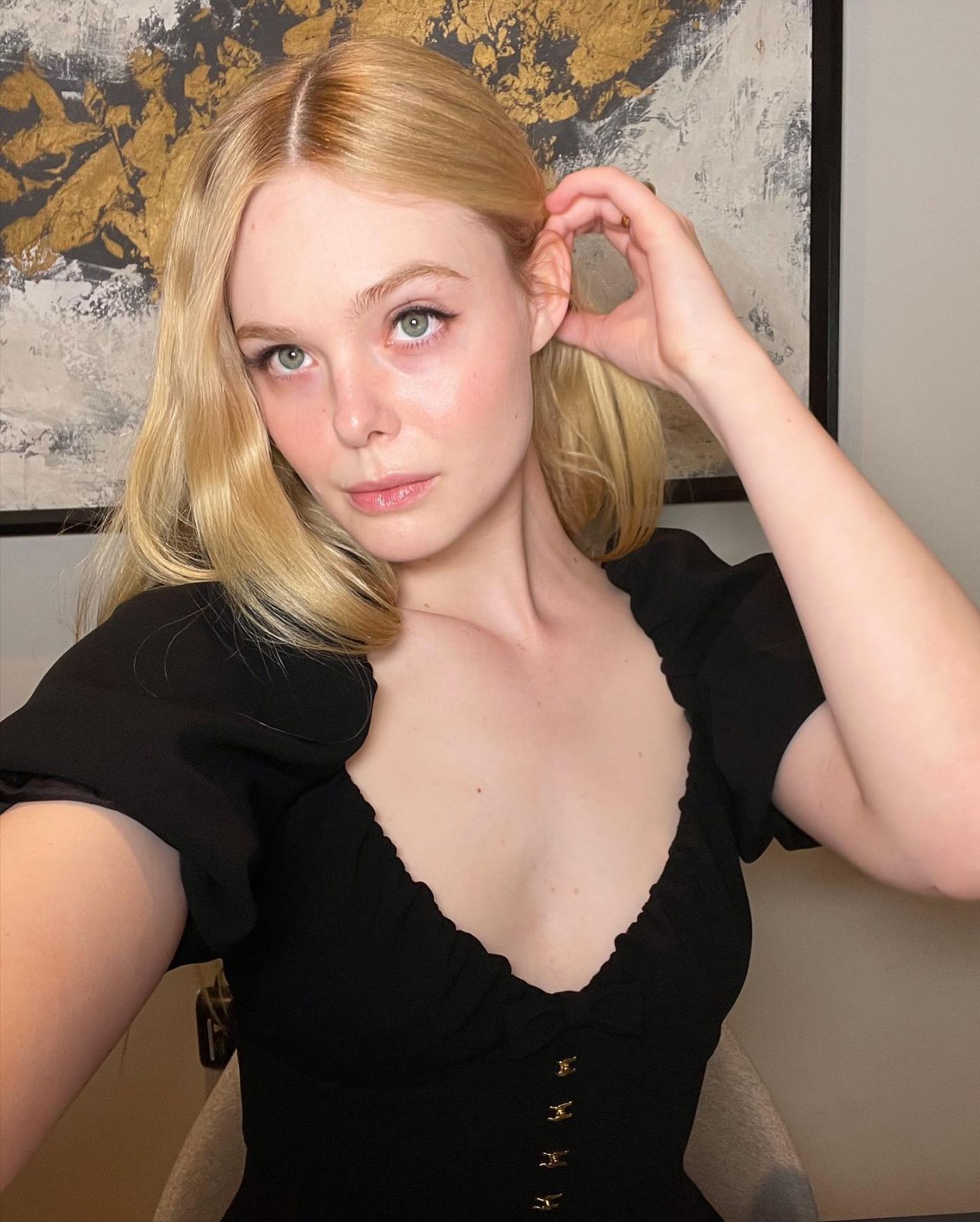 Cute Elle Fanning 2021 Photoshoot Wallpapers