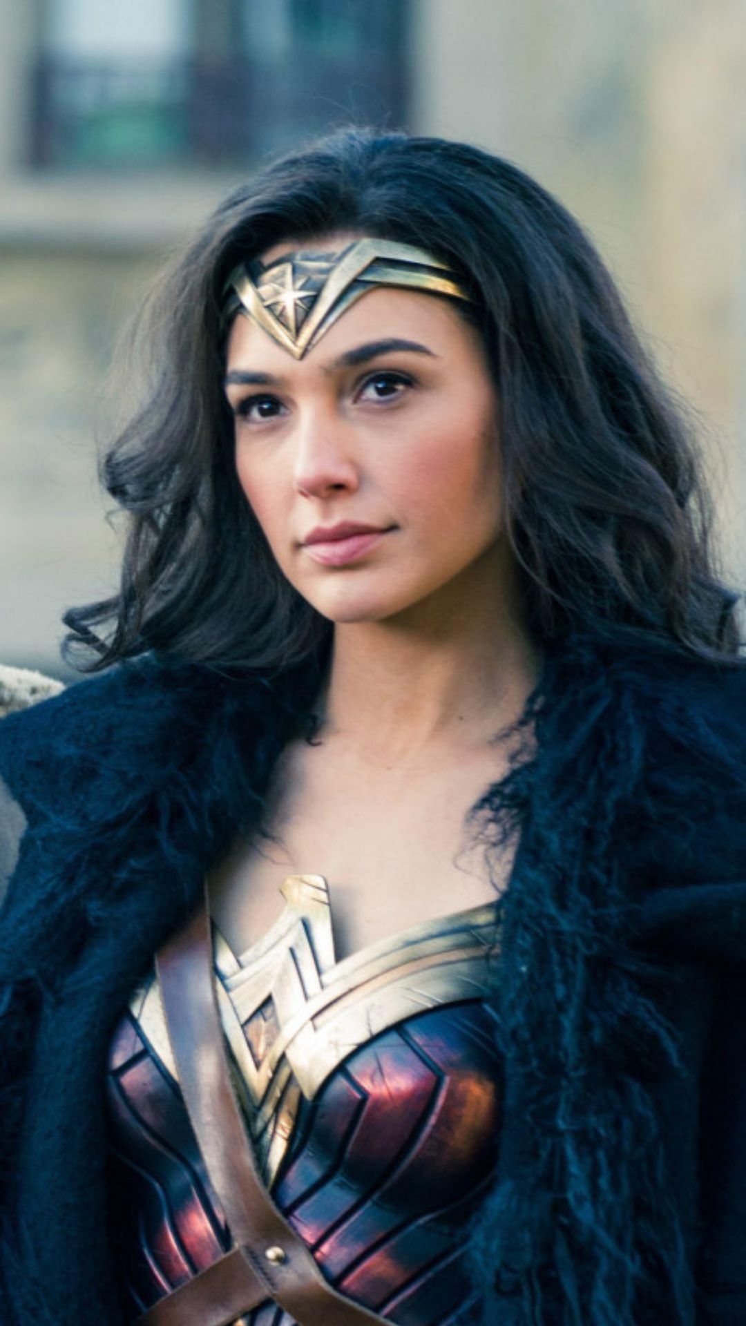 Cute Gal Gadot Smiling Wallpapers