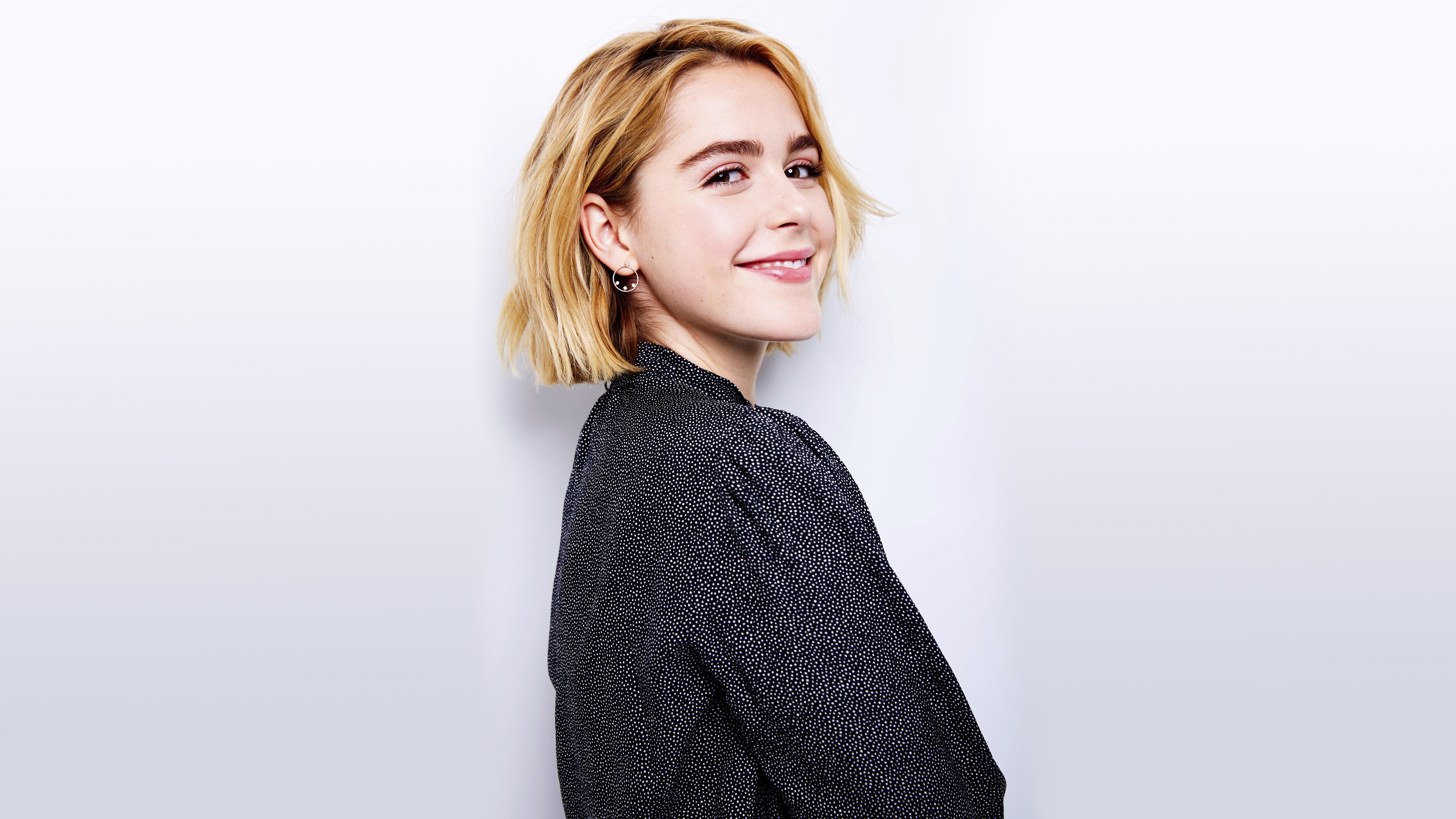 Cute Kiernan Shipka Actress Photoshoot Wallpapers