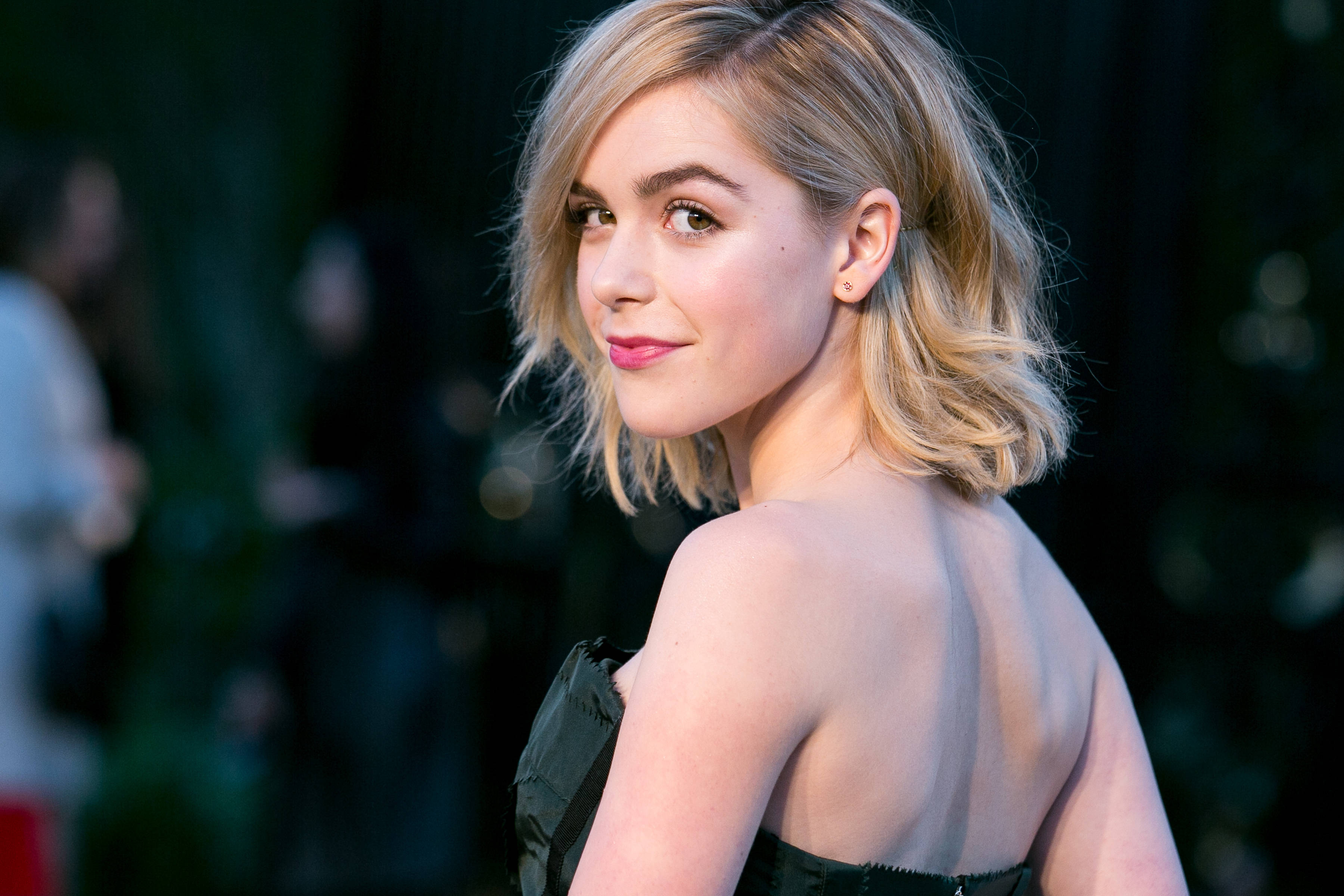 Cute Kiernan Shipka Actress Photoshoot Wallpapers