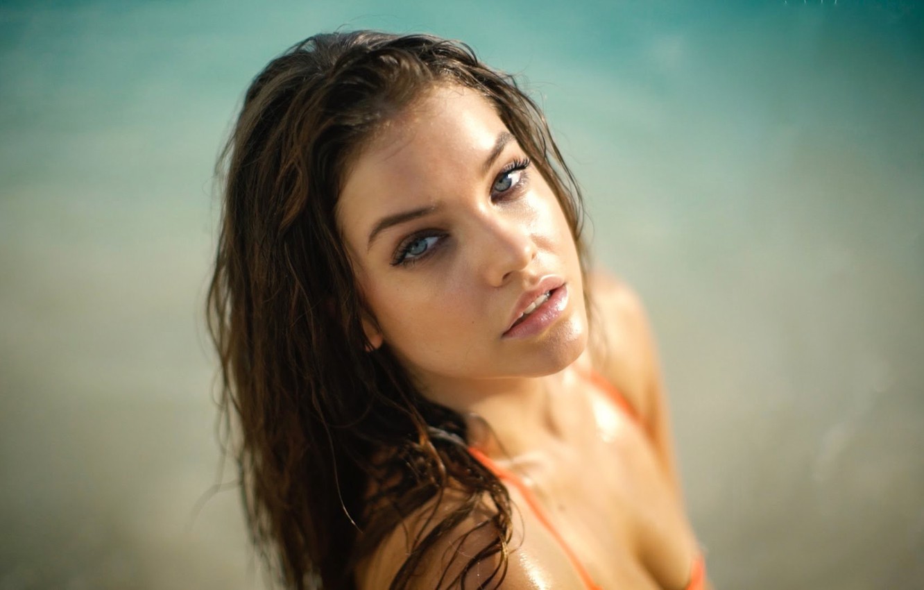 Cute Model Barbara Palvin Wallpapers